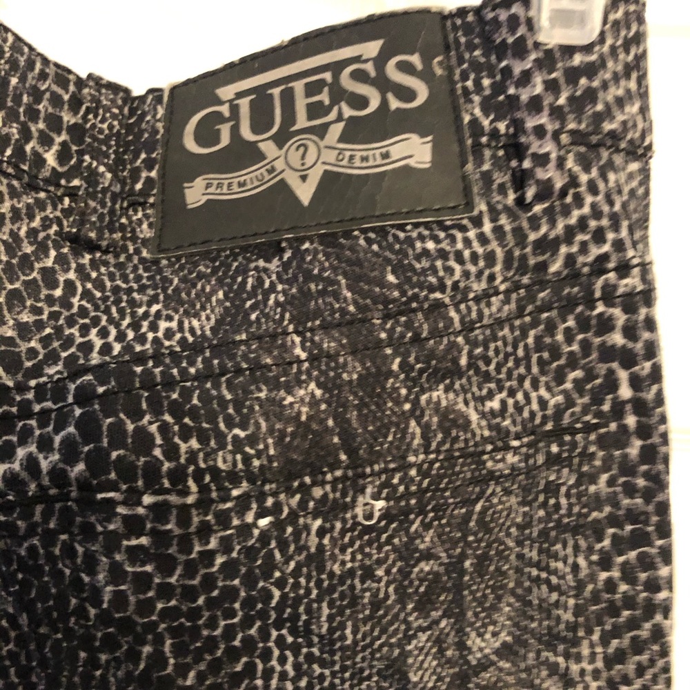 GUESS High Rise Sneak Print Skinny Jeans - Picture 4 of 8